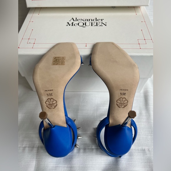 NWT Alexander McQueen studded Heels - Picture 4 of 4